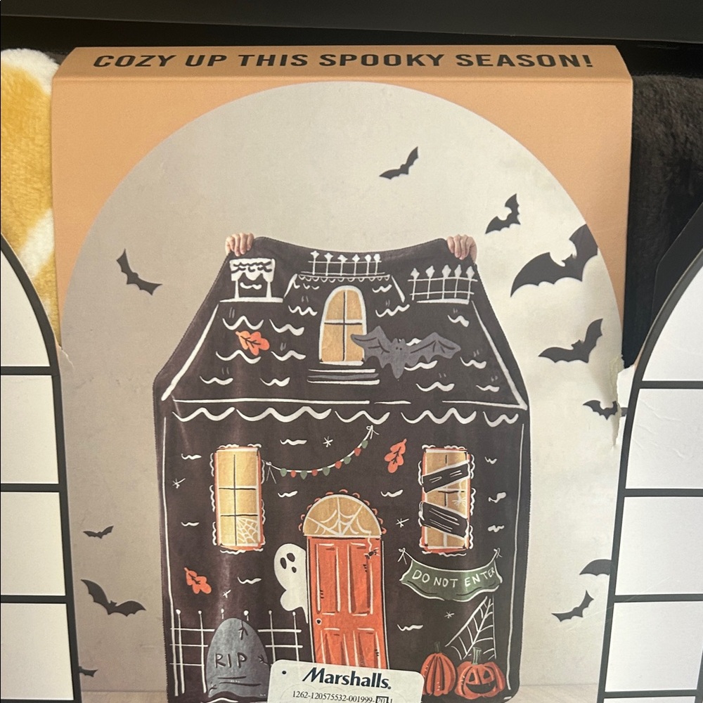 Haunted House Blanket and Beaded Haunted House Pillow Set - Picture 6 of 9